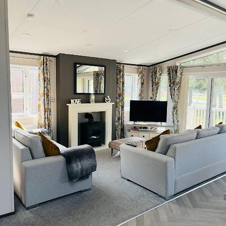 Brackencroft Lodge With Hot Tub York Exterior foto